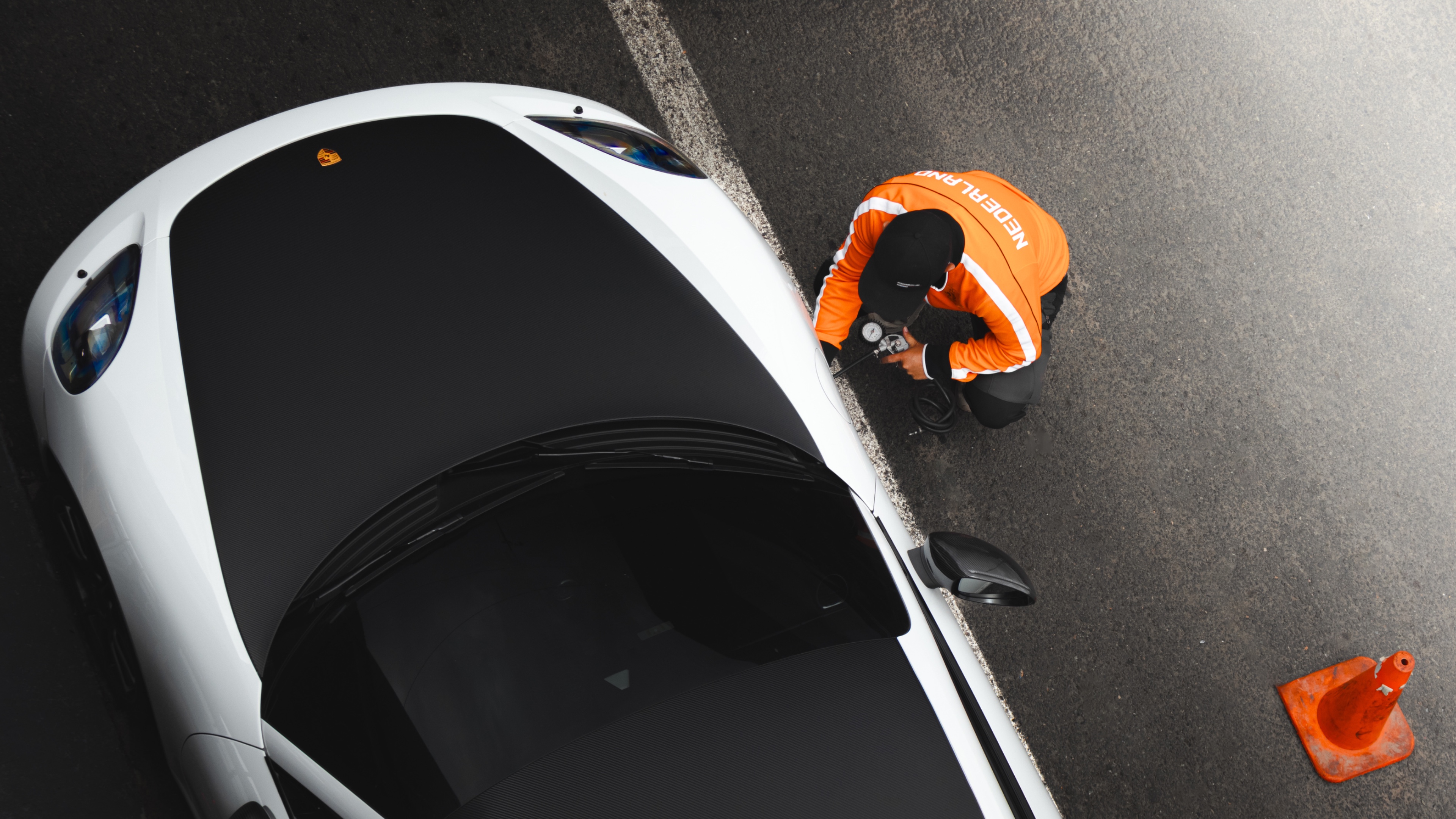 Portada de Polarizado Nanocerámico IR 97% Grado Concesionario · Porsche